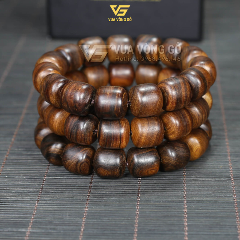 Vòng gỗ Bách Xanh Lu Thống cao cấp gia công thủ công, chất gỗ già nhiều dầu, lên nước bóng đẹp theo thời gian