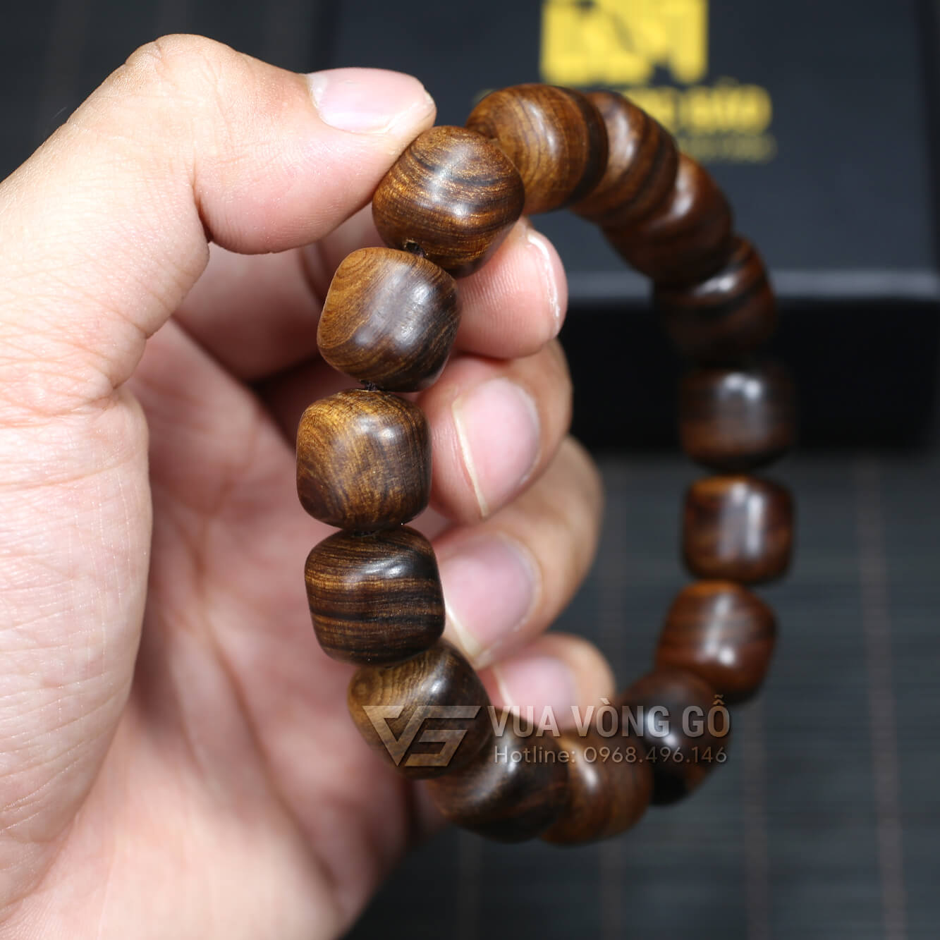 Vòng gỗ Bách xanh Lu Thống chìm nước | Vua Vòng Gỗ Vòng tay gỗ Bách Xanh gốc rễ già chìm nước, form Lu Thống cân đối, sang trọng, dễ phối trang phục