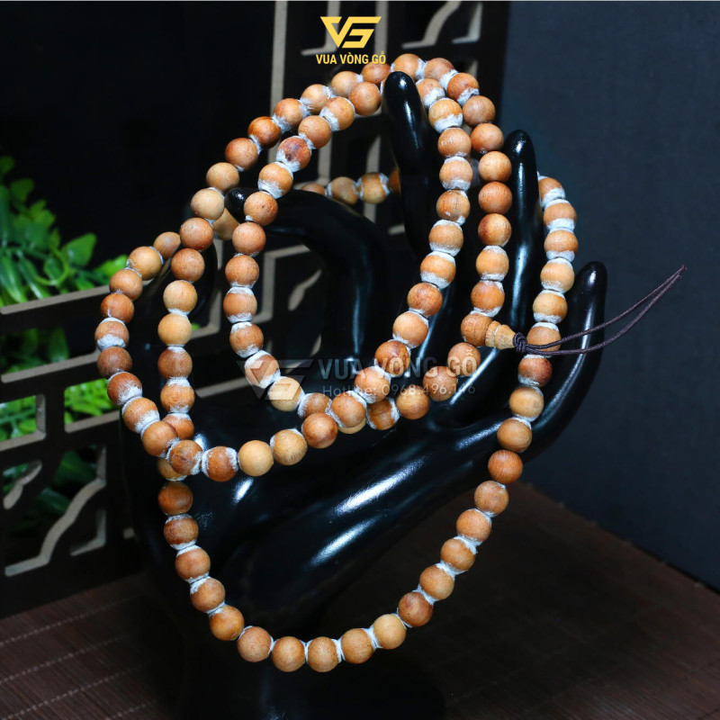 Vòng tràng 108 hạt đậm chất thiền, gỗ thơm tự nhiên, mang lại năng lượng tích cực cho người đeo