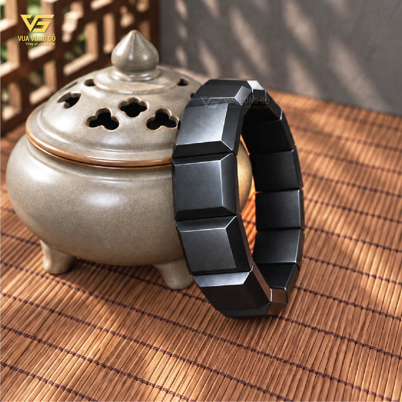 Vòng tay Mun Sừng bản lách vuông 15x15mm phù hợp nam nữ, thiết kế khỏe khoắn, màu đen sang trọng.