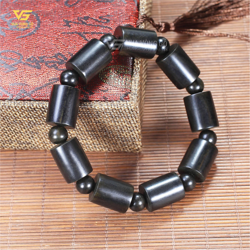Vòng tay gỗ mun sừng cầm chắc tay và đầm