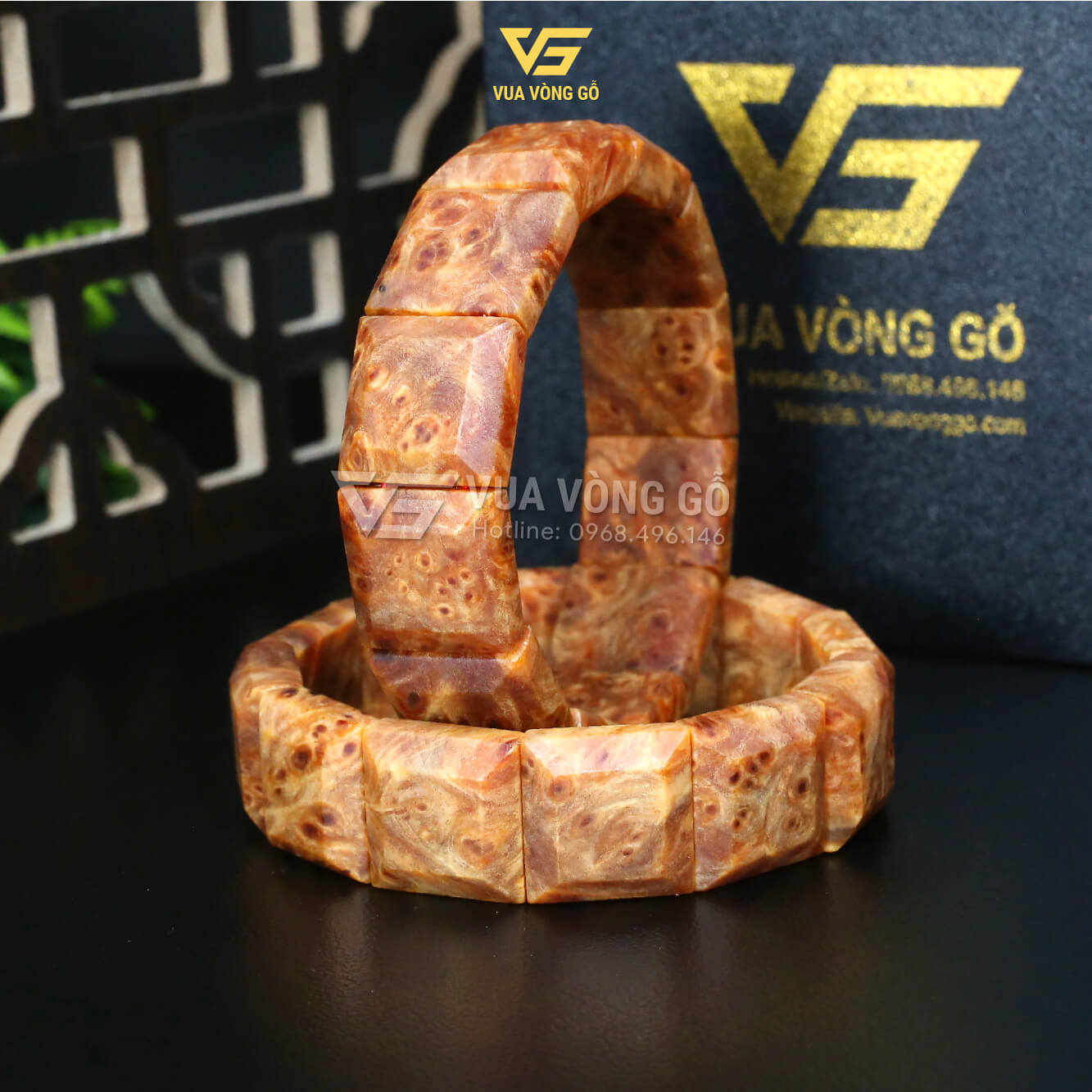 Vòng gỗ Nu Huyết Long Bản Lách Thấu Quang Chìm Nước | Vua Vòng Gỗ Vòng gỗ Huyết Long Bản lách chất gỗ Nu đỏ, nhiều mắt Nu, thấu quang rõ khi chiếu sáng