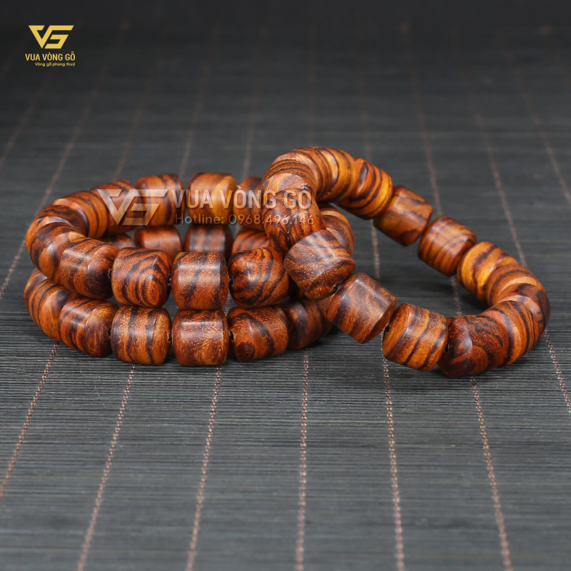 Vòng tay gỗ sưa đỏ lu thống 12mm cân đối