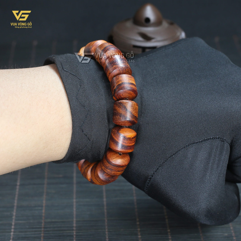 Vòng gỗ sưa đỏ đẹp