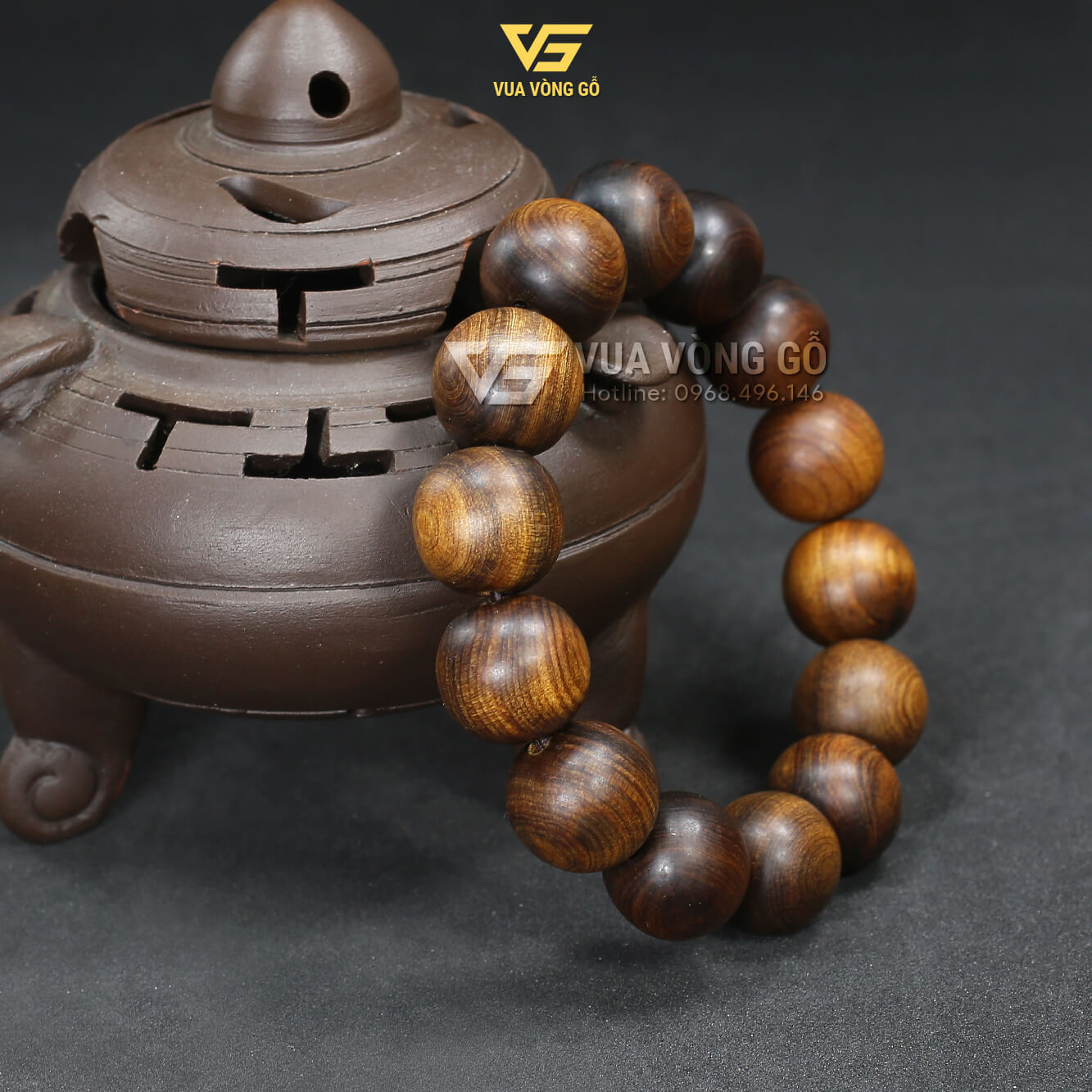 Vòng gỗ Bách xanh tự nhiên hạt tròn – sản phẩm thủ công tỉ mỉ từng hạt