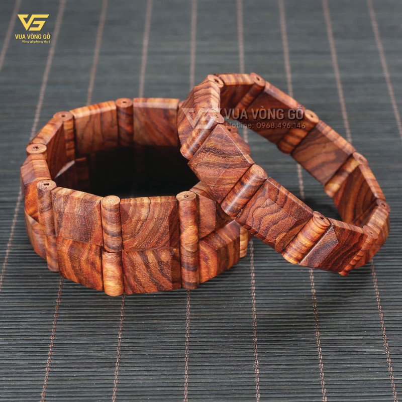 Vòng gỗ Sưa Đỏ bản lách mix trụ 18x18mm để mộc, vân gỗ tự nhiên