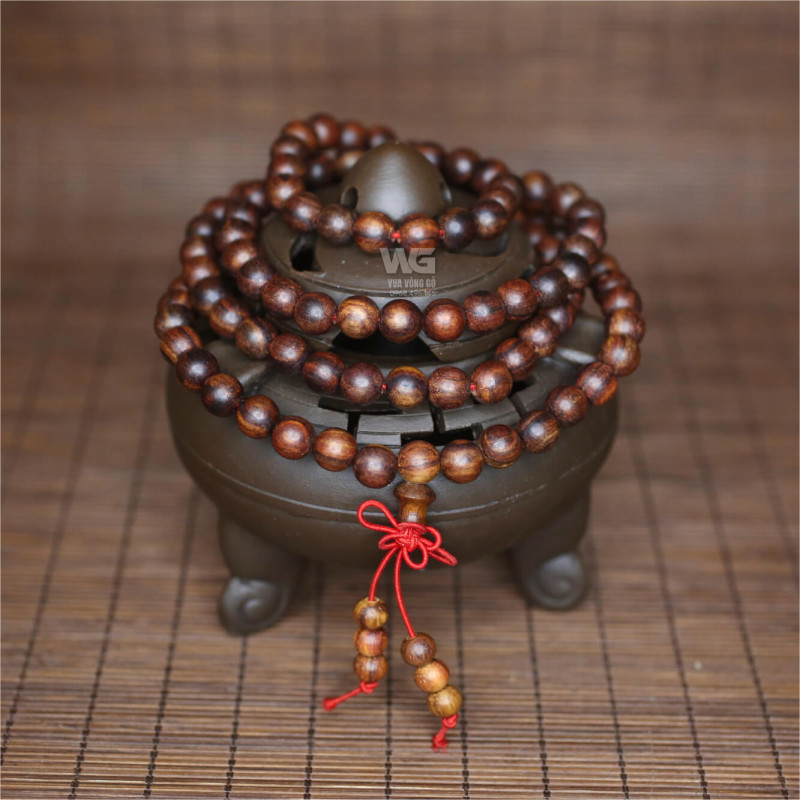 chuoi-trang-sua-do-108-hat