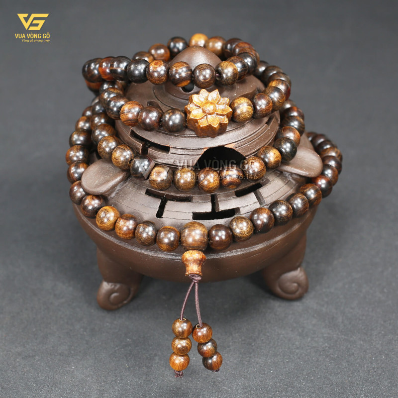 Vòng tay gỗ Bách xanh chìm nước gia công mộc không phủ bóng giữ nguyên hương thơm tự nhiên